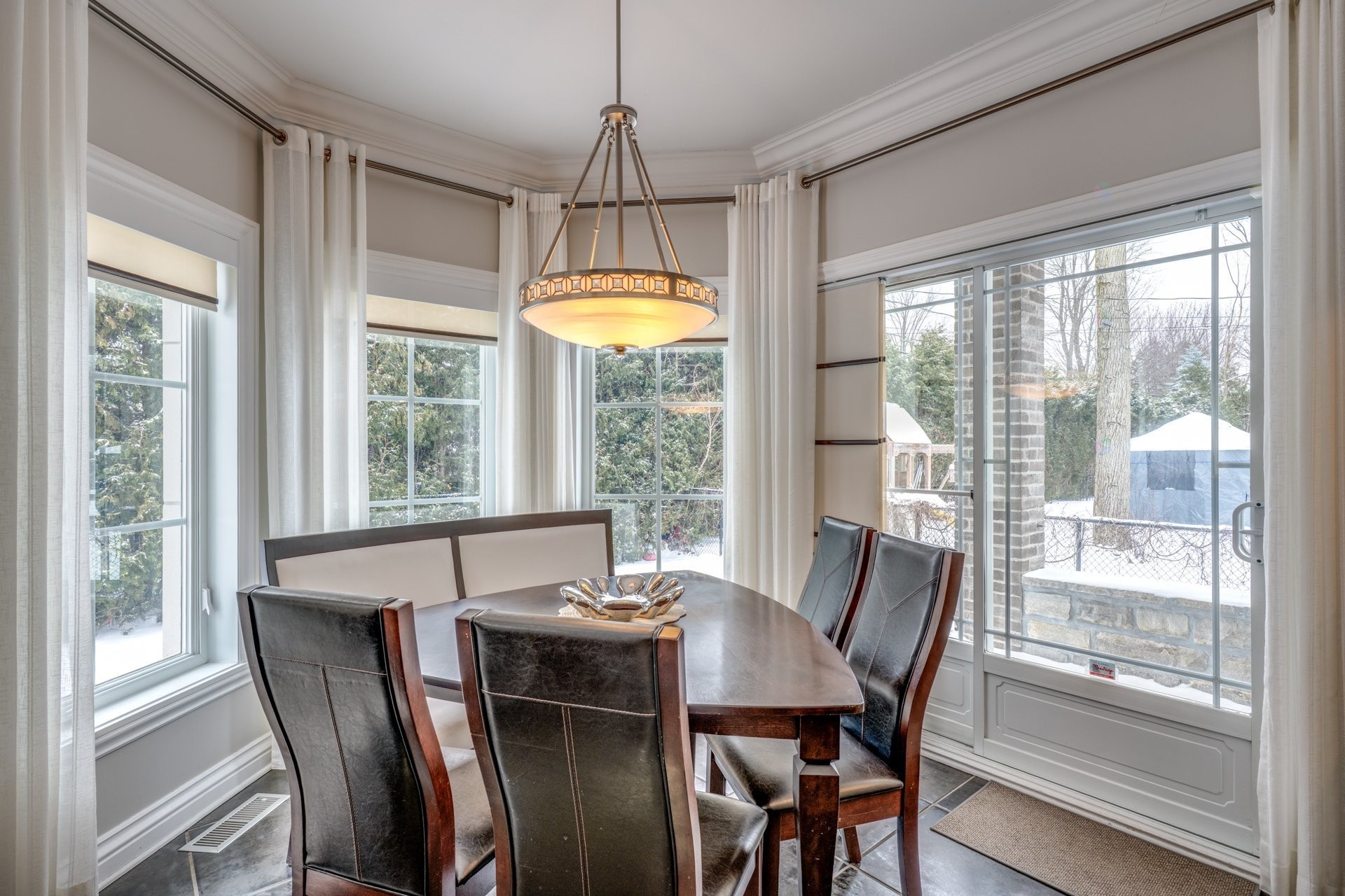 Coin-repas - 45 Rue De Servando, Blainville, QC - Indoor Photo Showing Dining Room