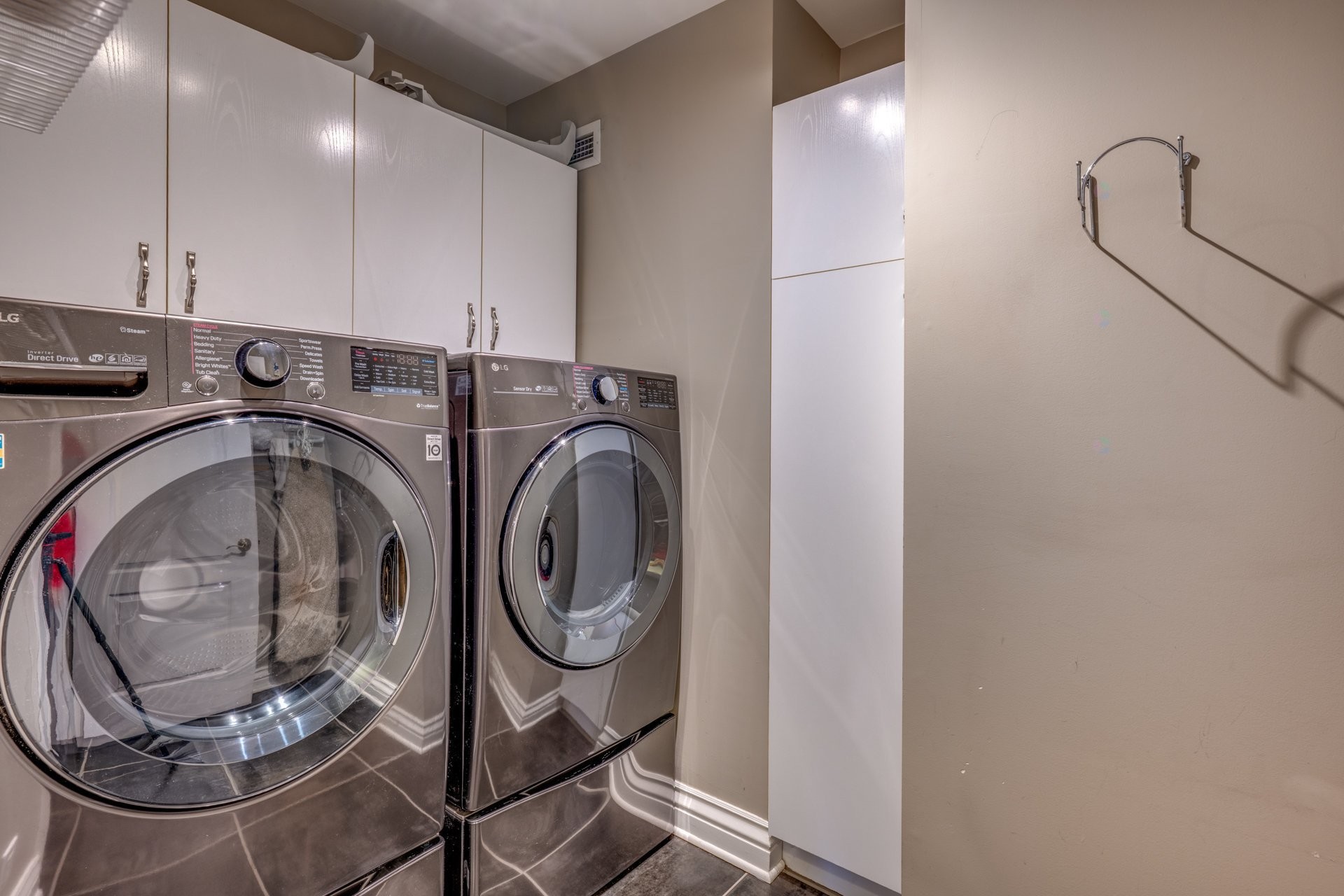Salle de lavage - 45 Rue De Servando, Blainville, QC - Indoor Photo Showing Laundry Room
