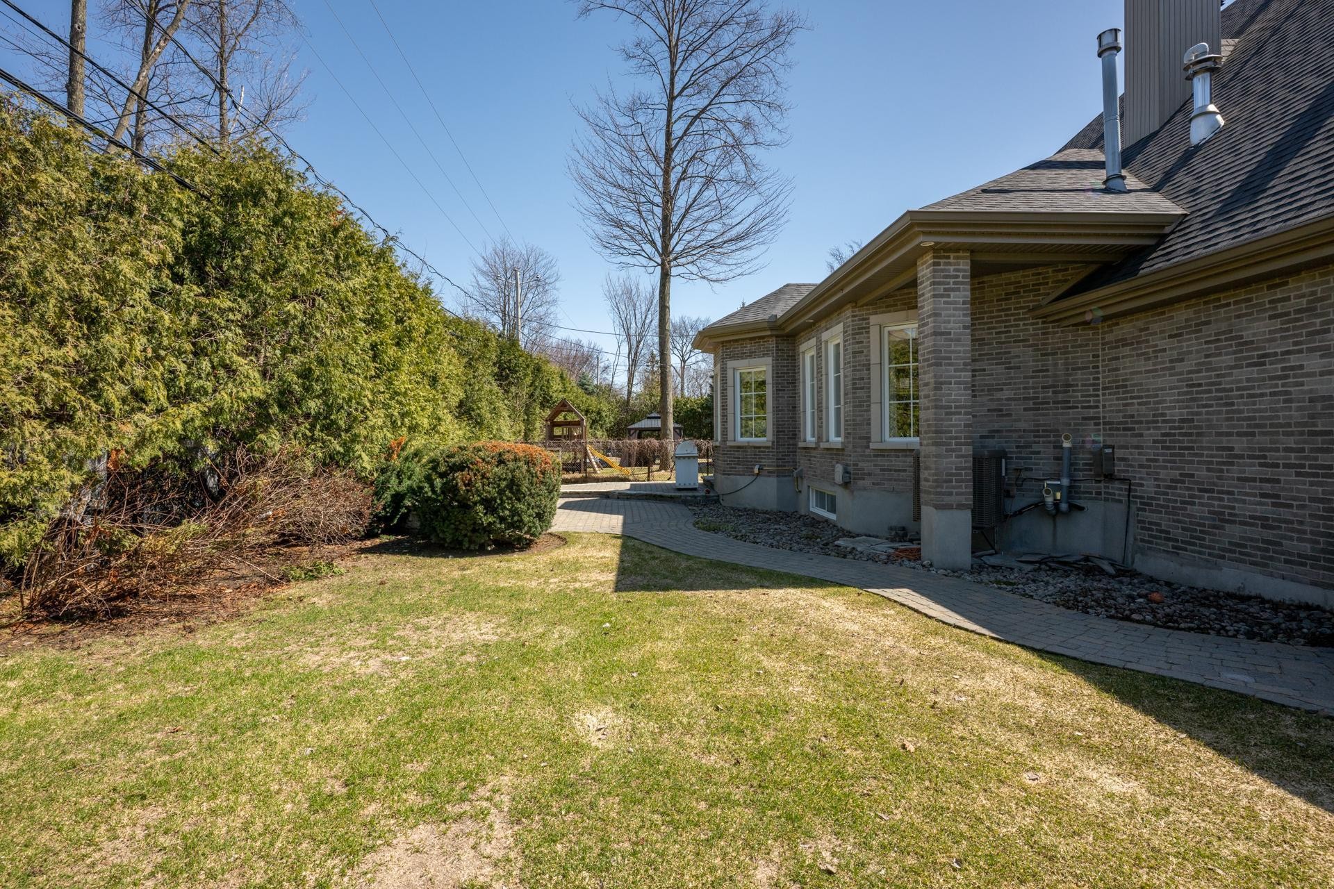 Cour - 45 Rue De Servando, Blainville, QC - Outdoor
