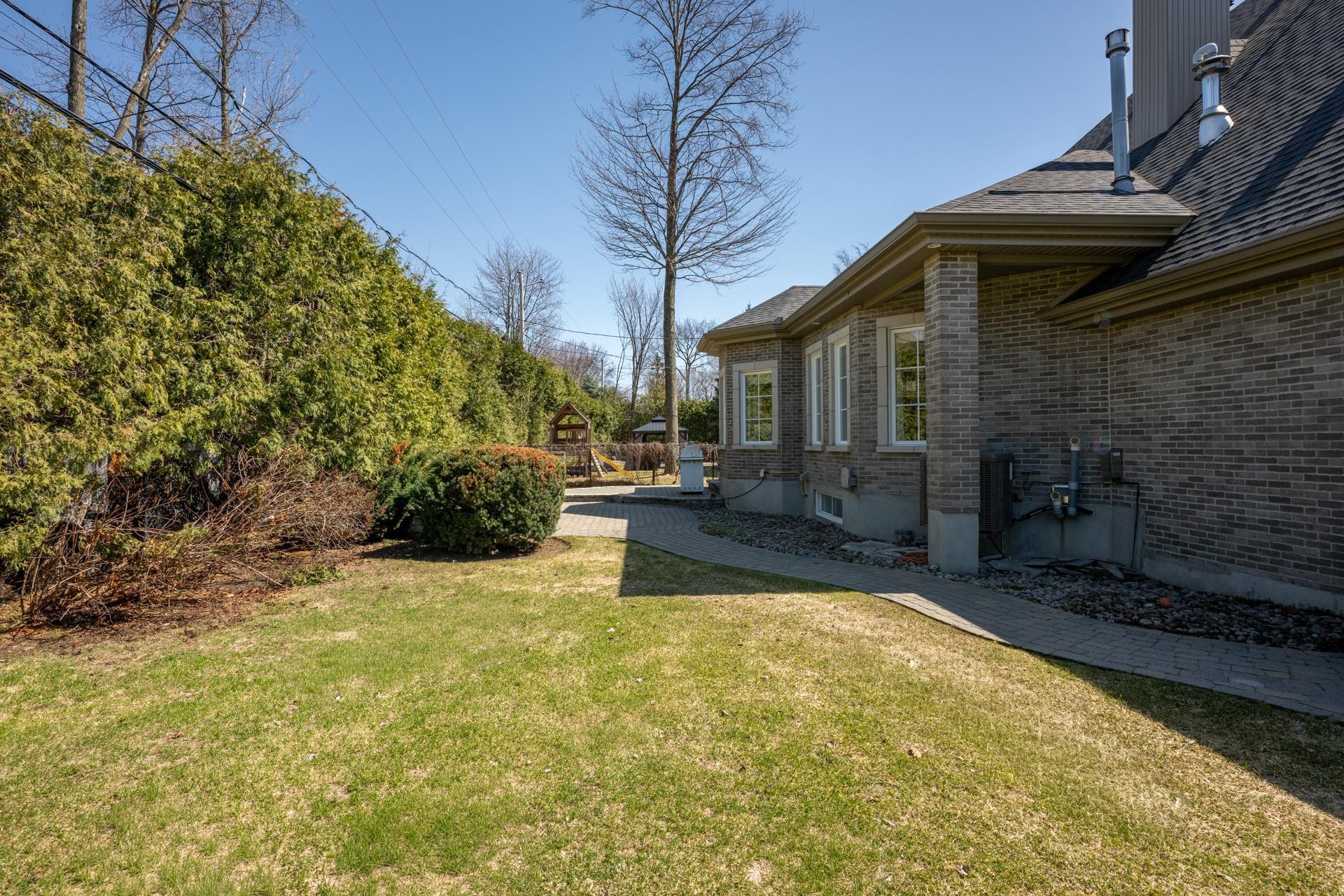 Cour - 45 Rue De Servando, Blainville, QC - Outdoor