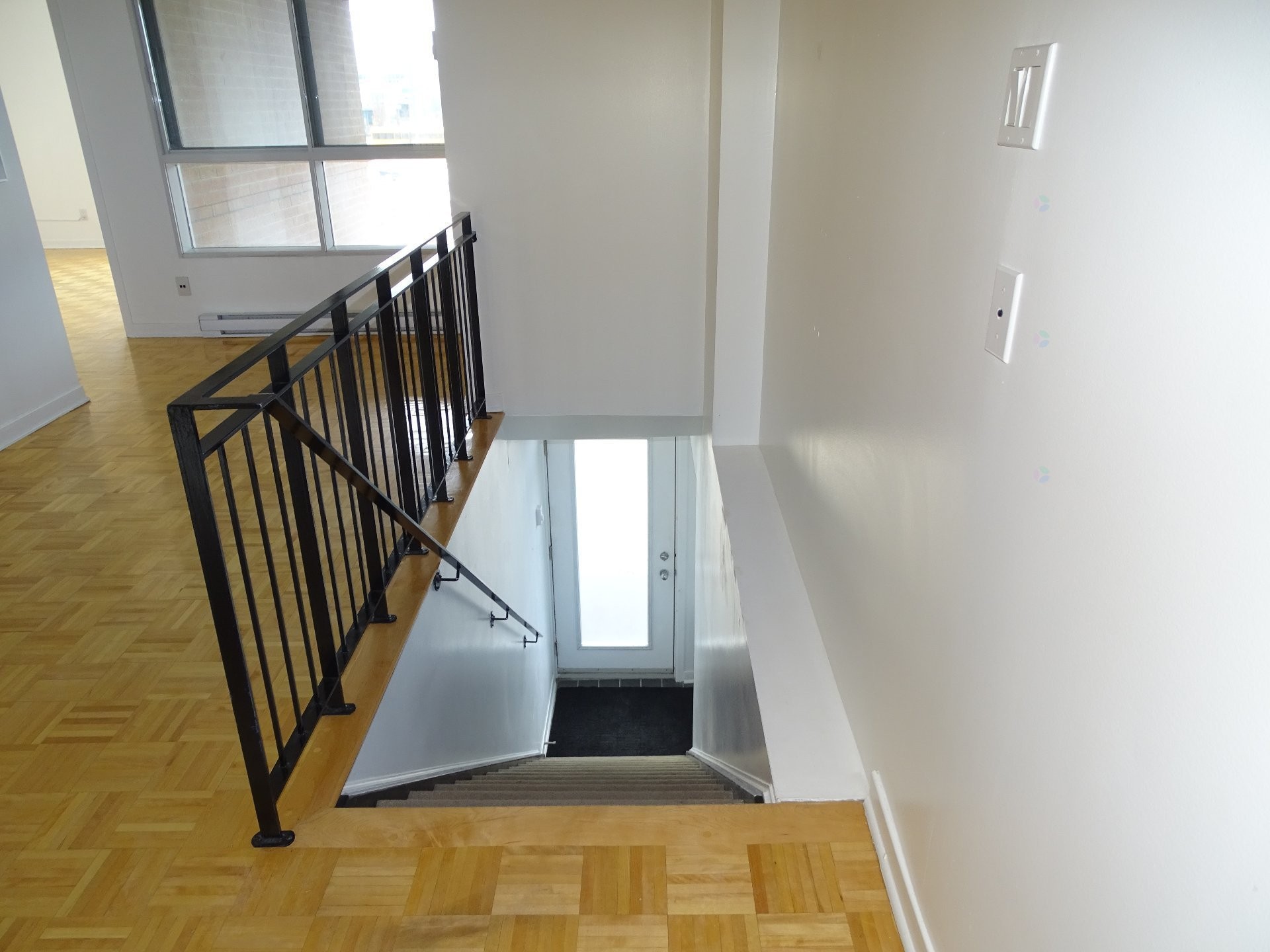 Escalier - 205-2900 Rue Édouard-Montpetit, Laval (Chomedey), QC - Indoor Photo Showing Other Room