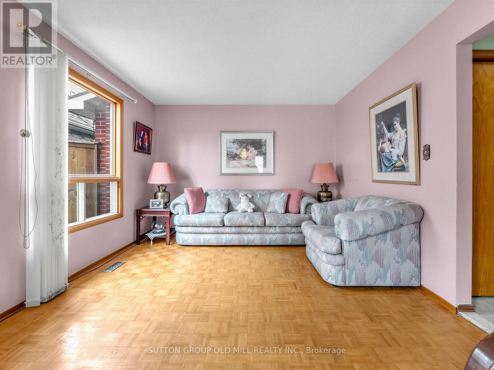 4157 Ottewell Crescent, Mississauga, ON - Indoor Photo Showing Living Room