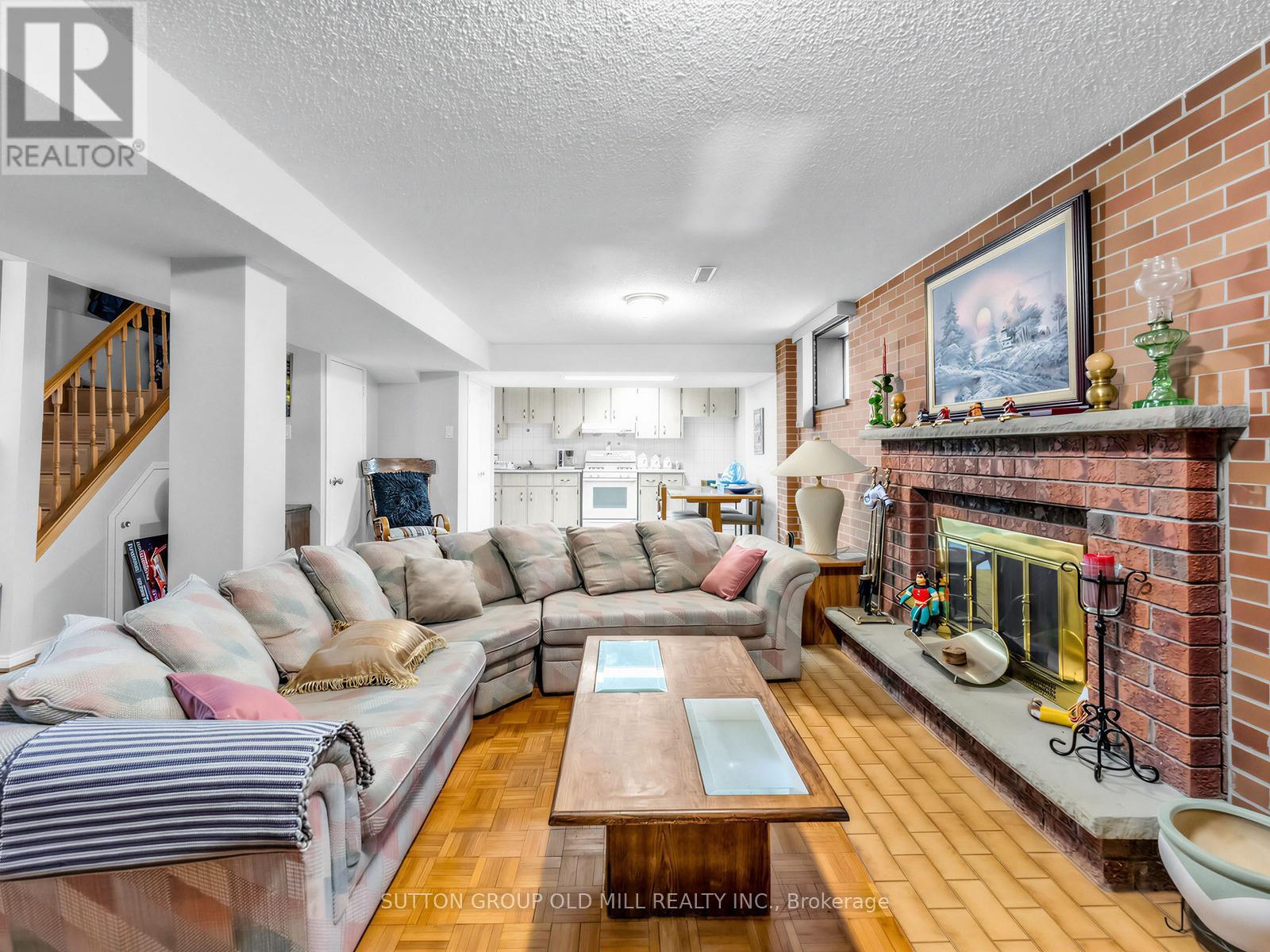4157 Ottewell Crescent, Mississauga, ON - Indoor Photo Showing Living Room With Fireplace