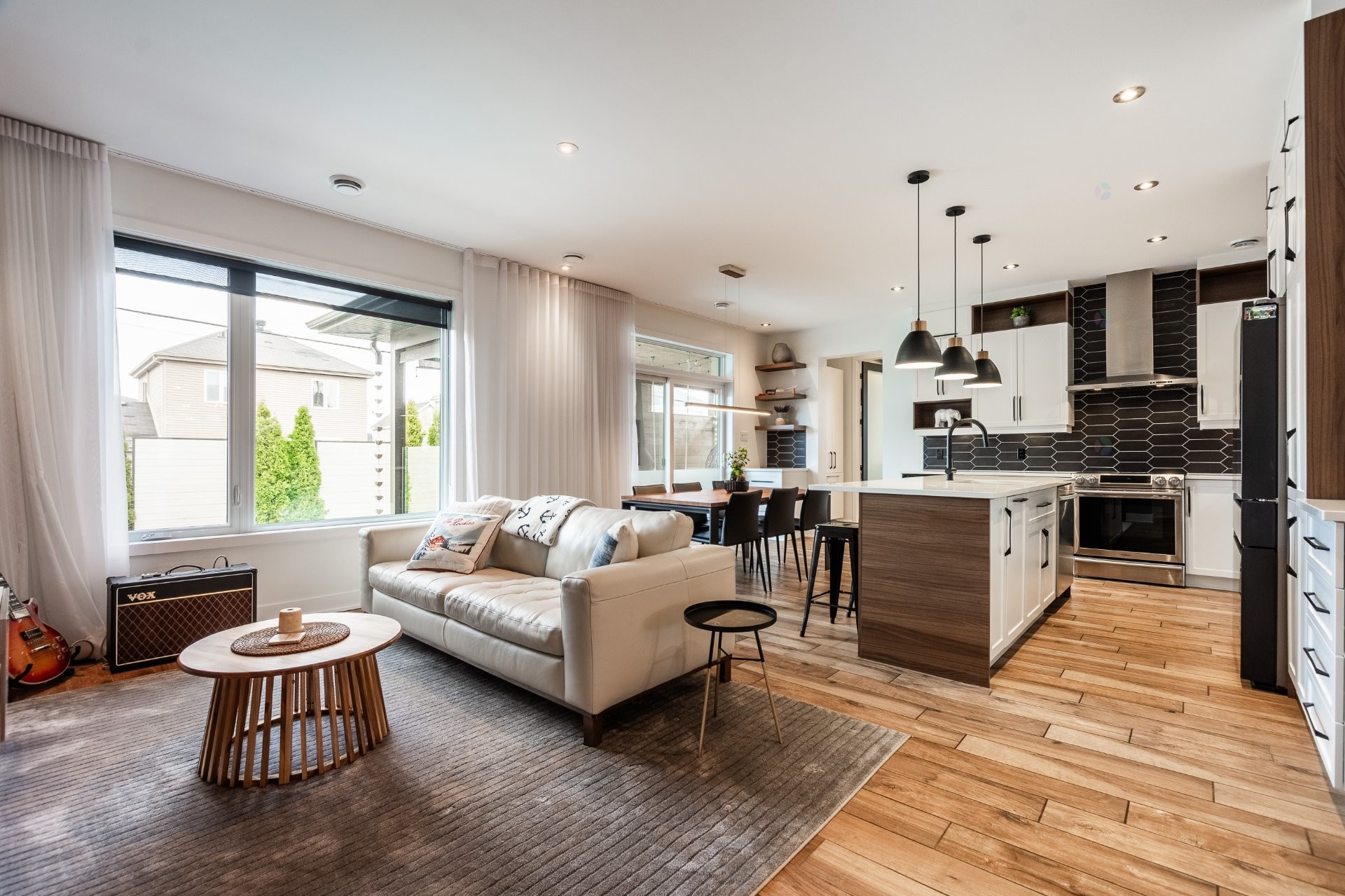 Living Room - 1128 Rue Breux, Chambly, QC - Indoor