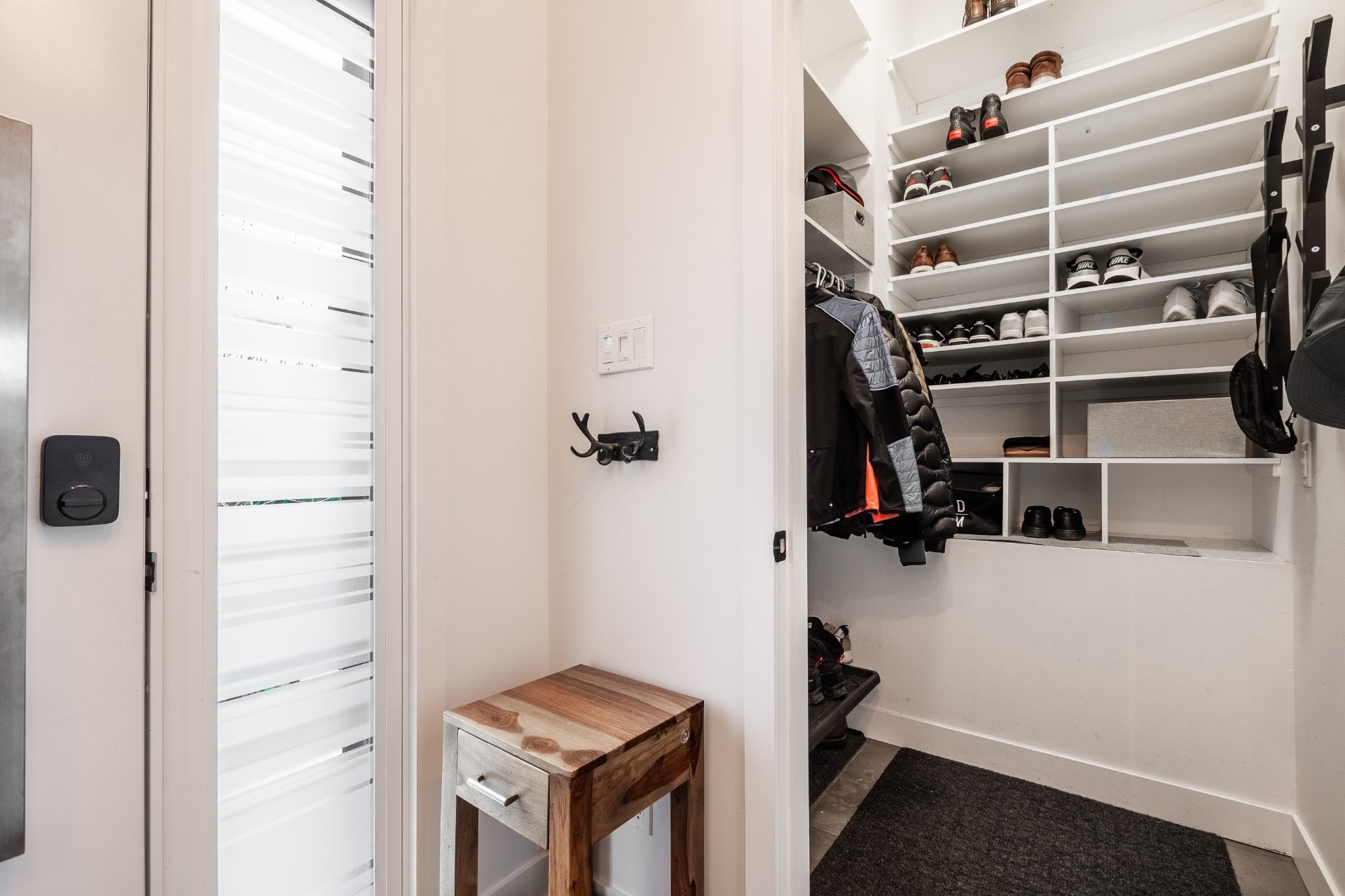 Closet - 1128 Rue Breux, Chambly, QC - Indoor