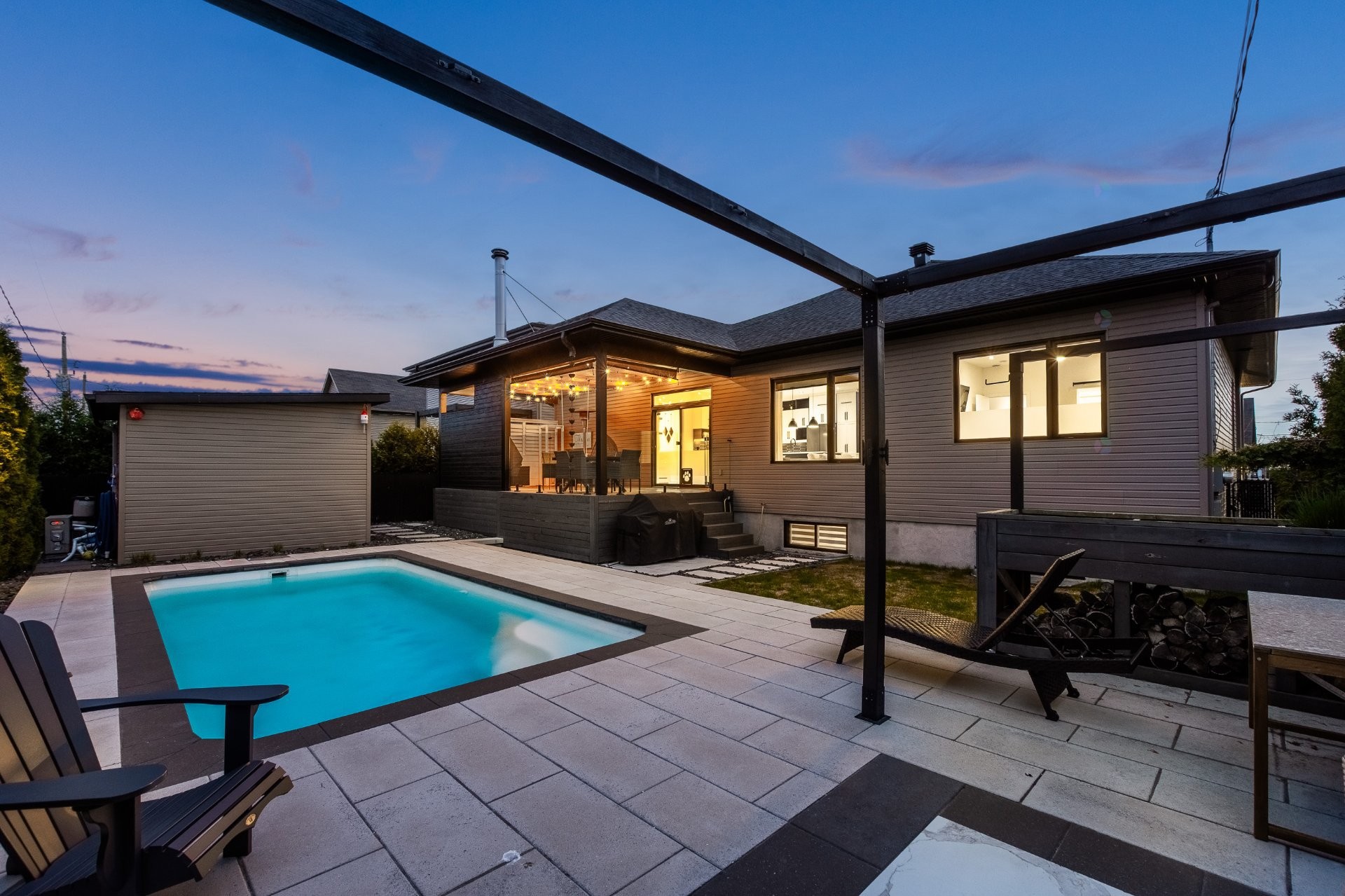 Courtyard - 1128 Rue Breux, Chambly, QC - Outdoor With In Ground Pool With Exterior