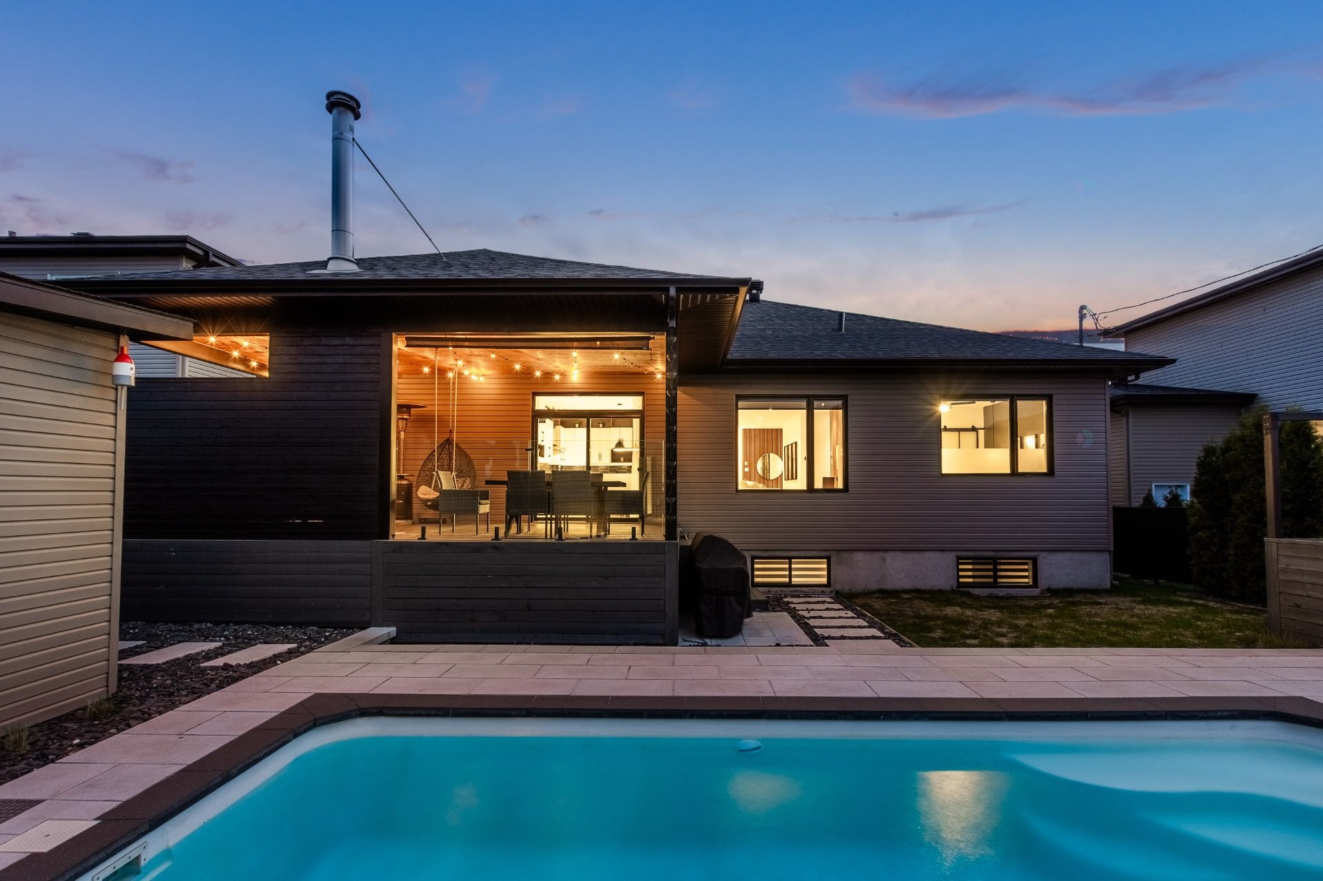 Back of Structure - 1128 Rue Breux, Chambly, QC - Outdoor With In Ground Pool