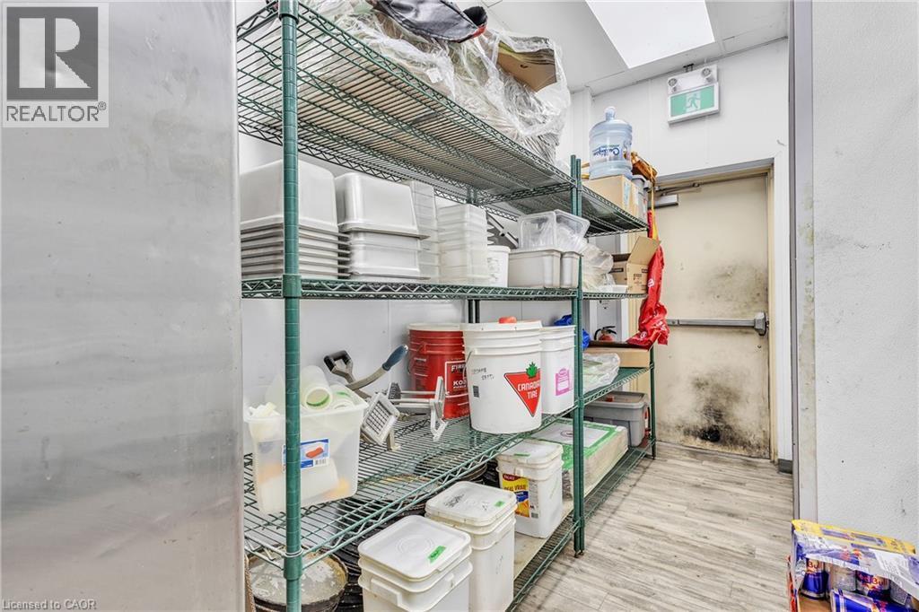 Image quality insufficient for description - 545 Hespeler Road, Cambridge, ON