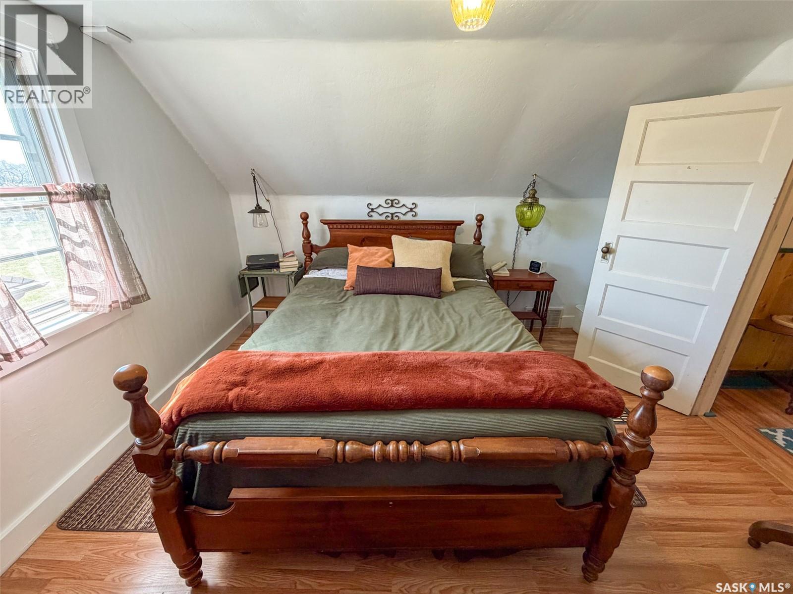 227 Riverside Boulevard, Eastend, SK - Indoor Photo Showing Bedroom