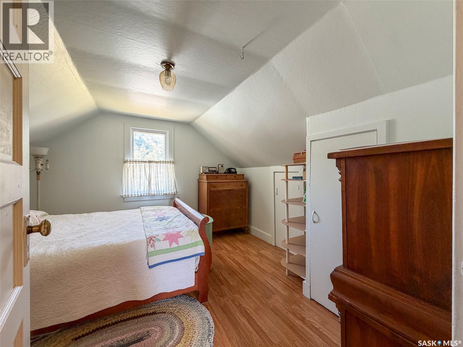 227 Riverside Boulevard, Eastend, SK - Indoor Photo Showing Bedroom