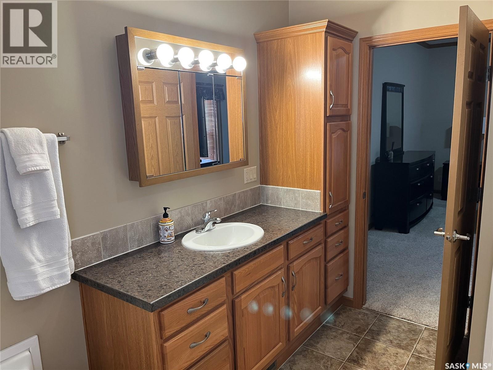 24 Hall Street, Halbrite, SK - Indoor Photo Showing Bathroom