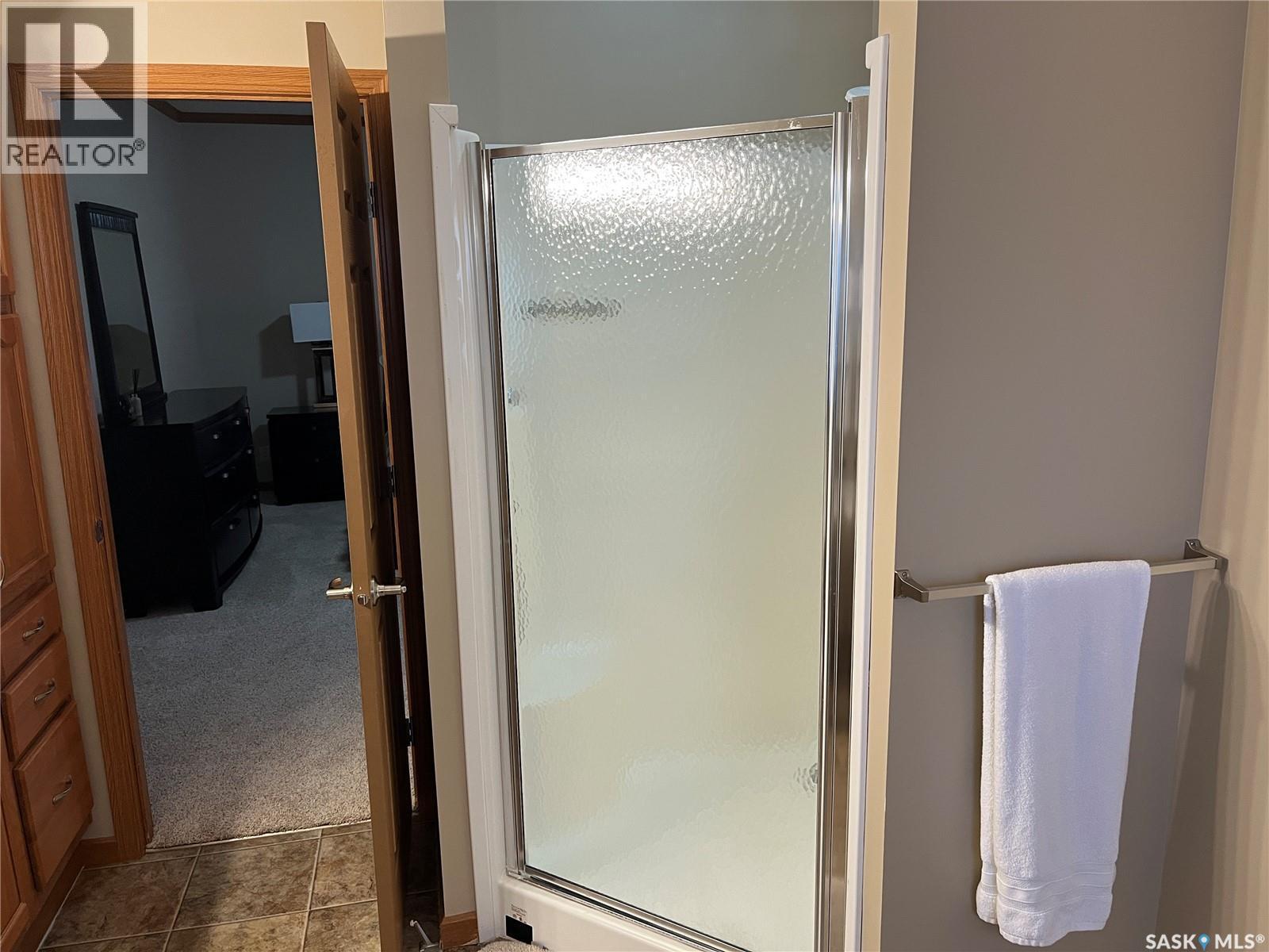24 Hall Street, Halbrite, SK - Indoor Photo Showing Bathroom