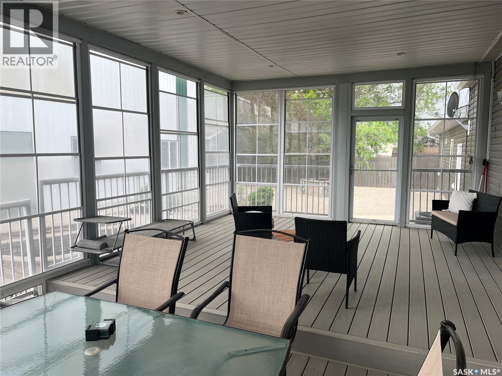 24 Hall Street, Halbrite, SK -