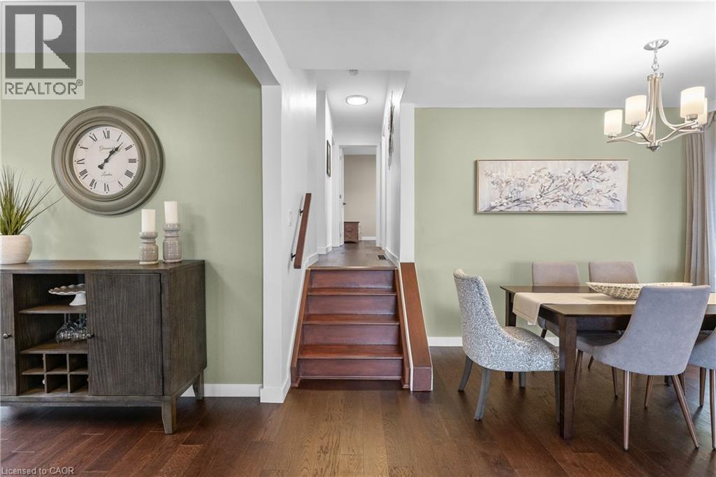 142 Marcella Crescent, Hamilton, ON - Indoor Photo Showing Dining Room