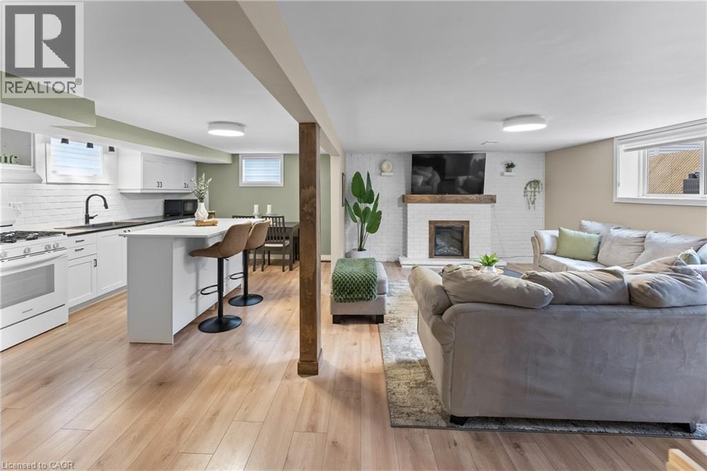 142 Marcella Crescent, Hamilton, ON - Indoor With Fireplace