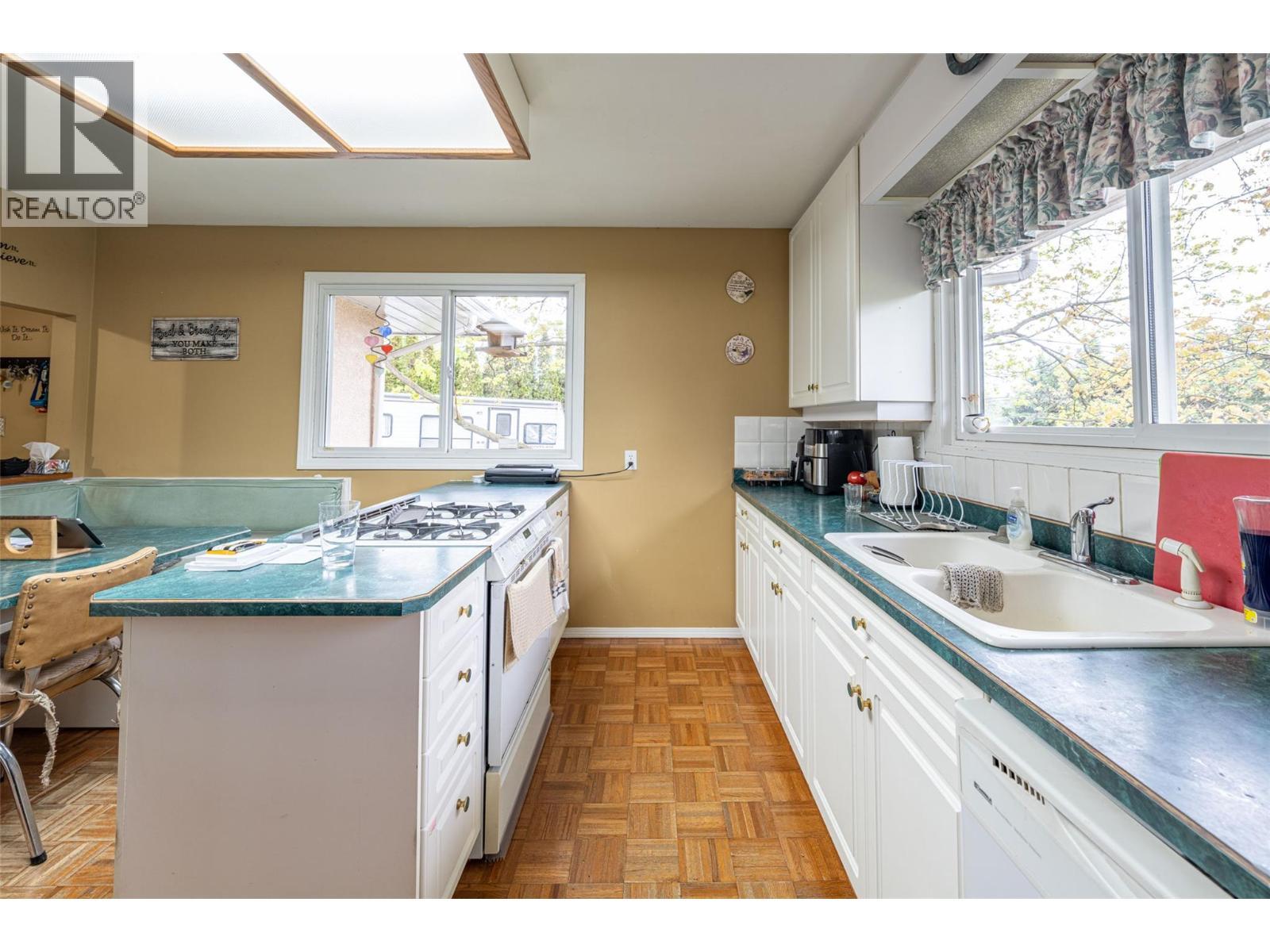 Kitchen - 10003 6 Highway, Coldstream, BC