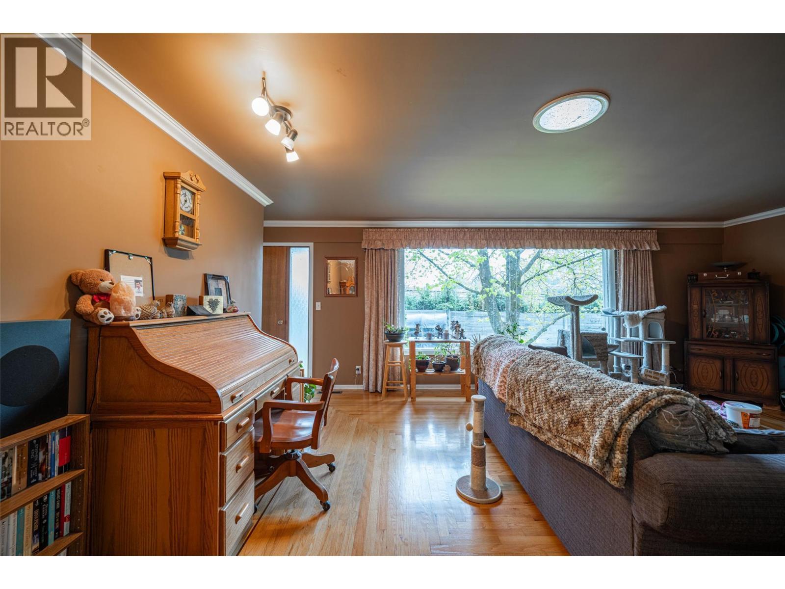 Living room - 10003 6 Highway, Coldstream, BC