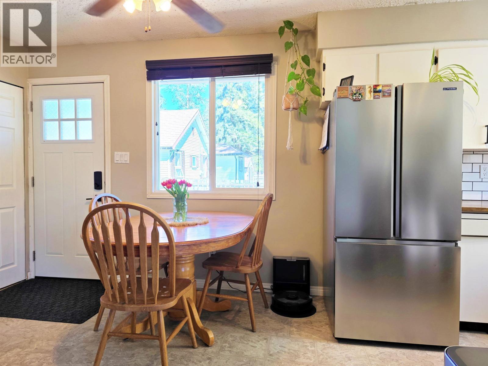 1256 Maple Drive, Quesnel, BC - Indoor Photo Showing Dining Room