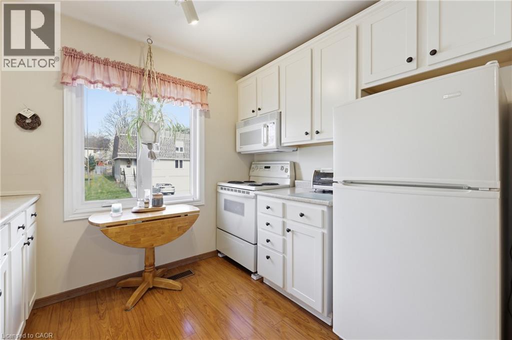 299 Limeridge Ridge W Unit# 21, Hamilton, ON - Indoor Photo Showing Kitchen