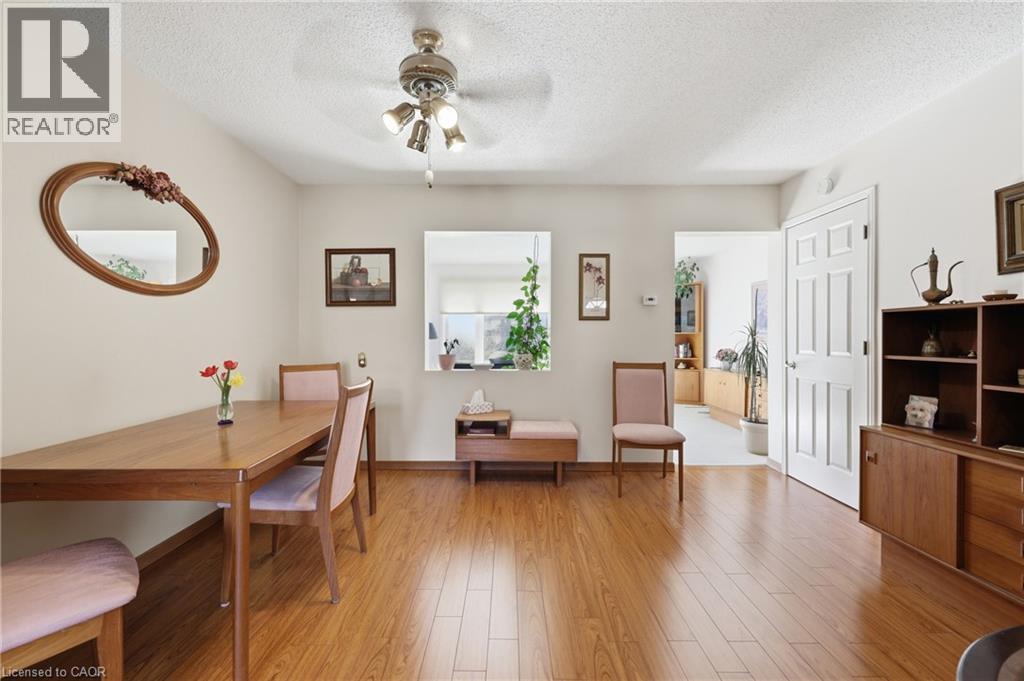 299 Limeridge Ridge W Unit# 21, Hamilton, ON - Indoor Photo Showing Dining Room