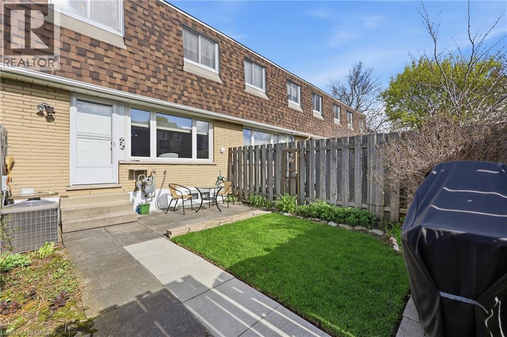 299 Limeridge Ridge W Unit# 21, Hamilton, ON - Outdoor