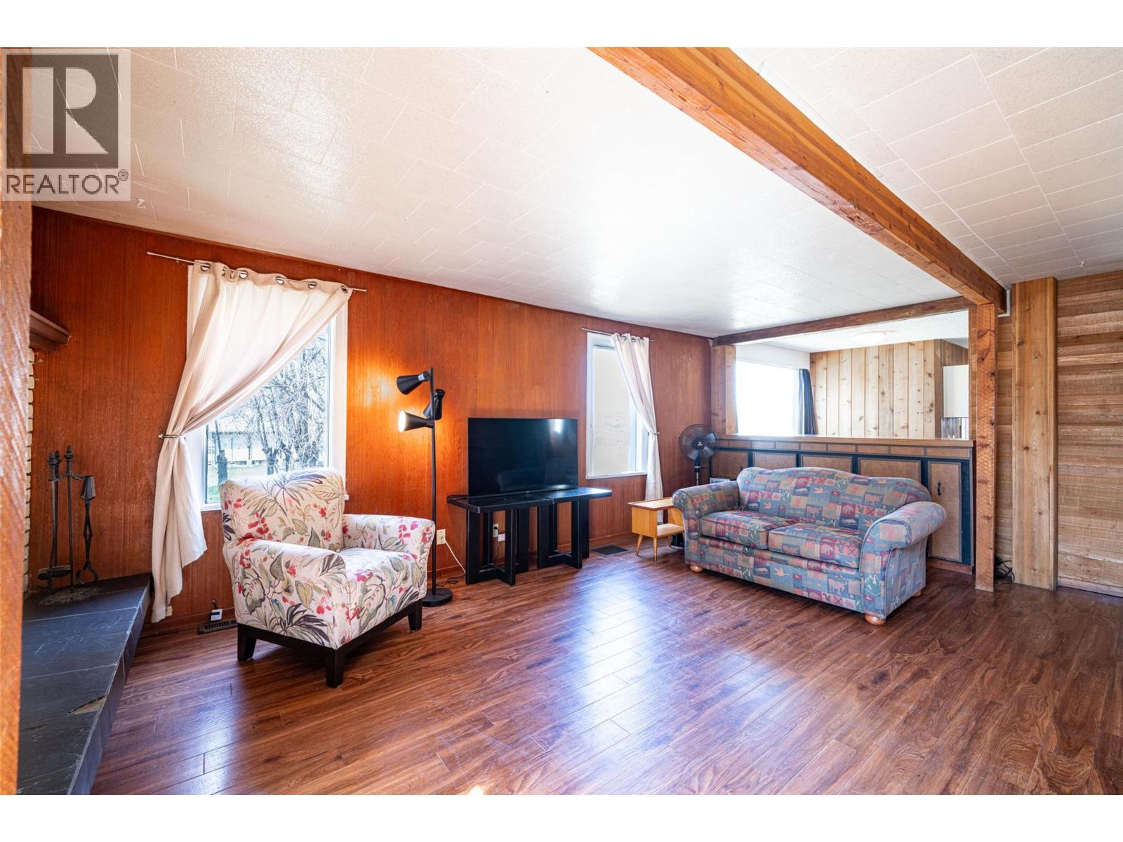 Living room - 10091 6 Highway, Coldstream, BC