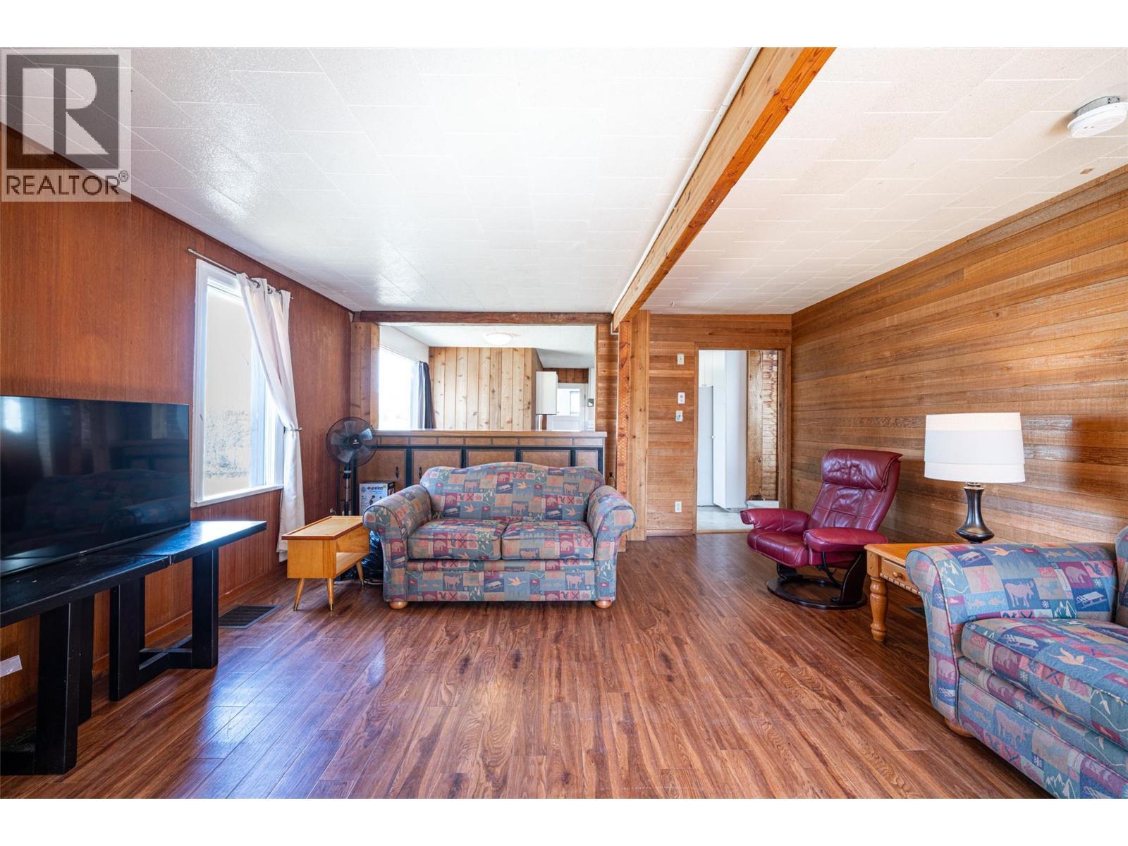 Living room - 10091 6 Highway, Coldstream, BC