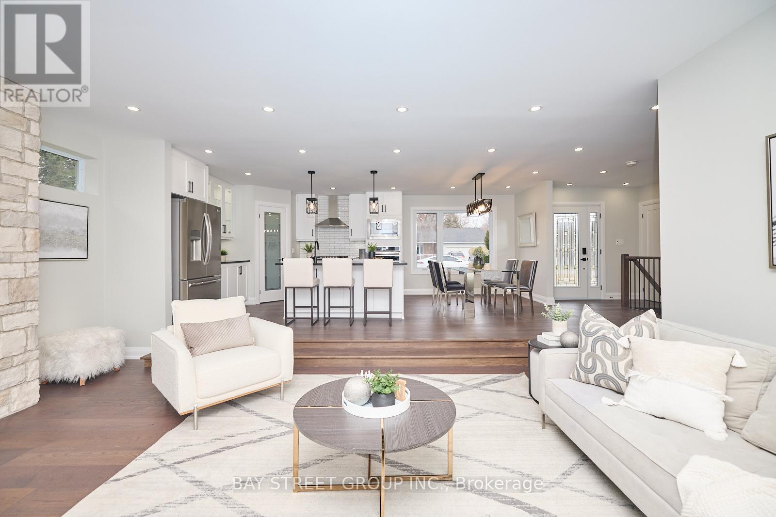 3873 Glenview Drive, Lincoln (Lincoln-Jordan/Vineland), ON - Indoor Photo Showing Living Room
