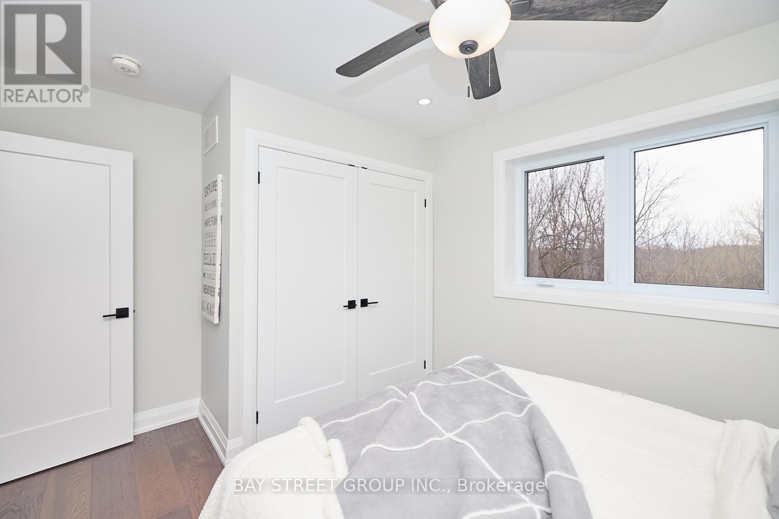 3873 Glenview Drive, Lincoln (Lincoln-Jordan/Vineland), ON - Indoor Photo Showing Bedroom