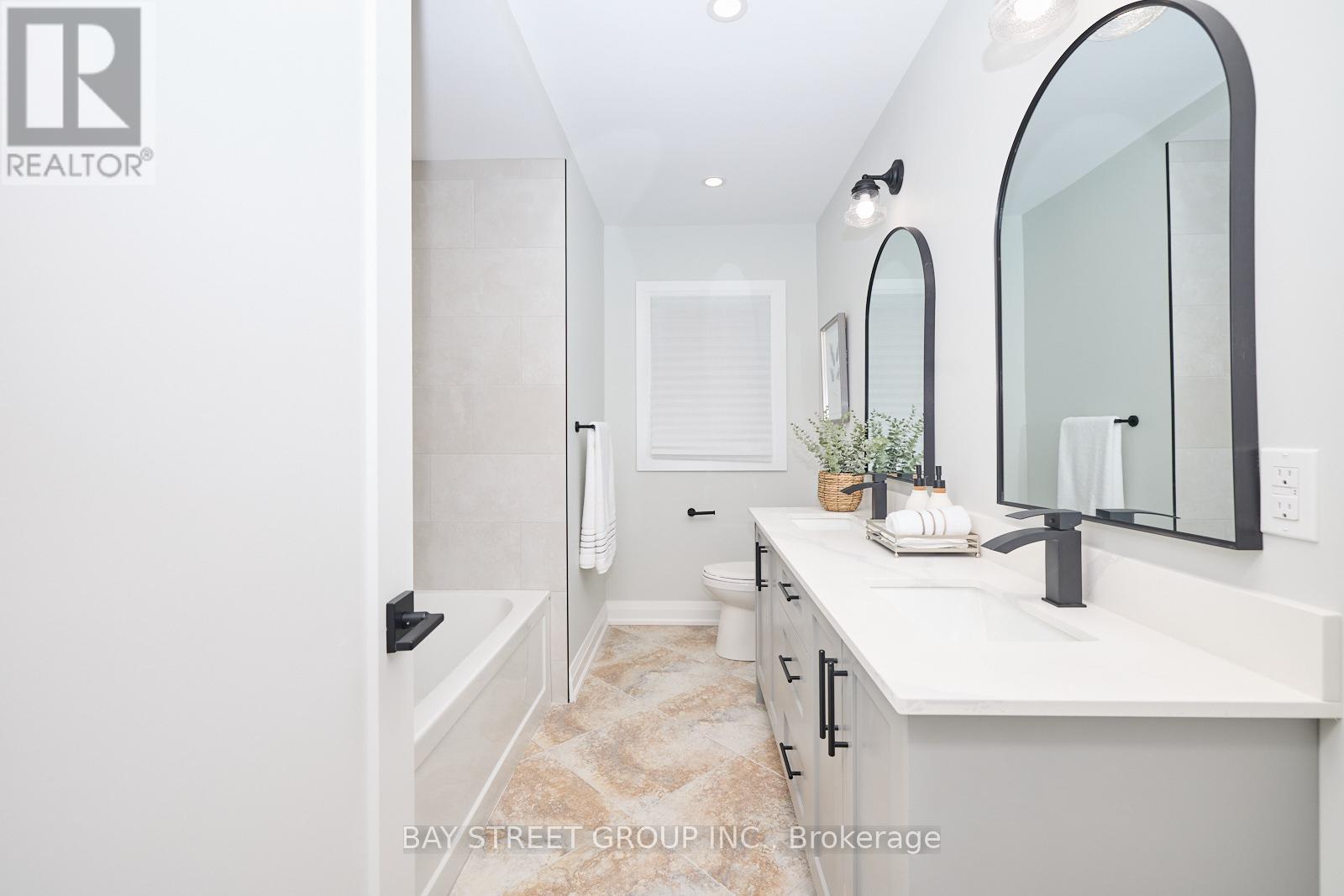 3873 Glenview Drive, Lincoln (Lincoln-Jordan/Vineland), ON - Indoor Photo Showing Bathroom