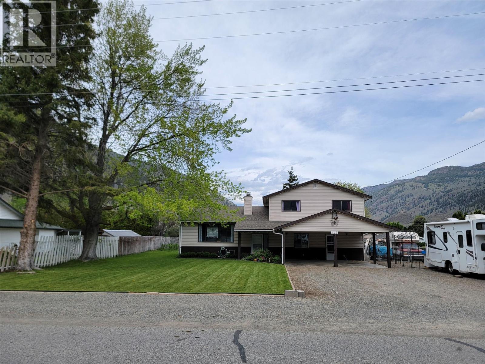 430 2Nd Avenue, Keremeos, BC - Outdoor