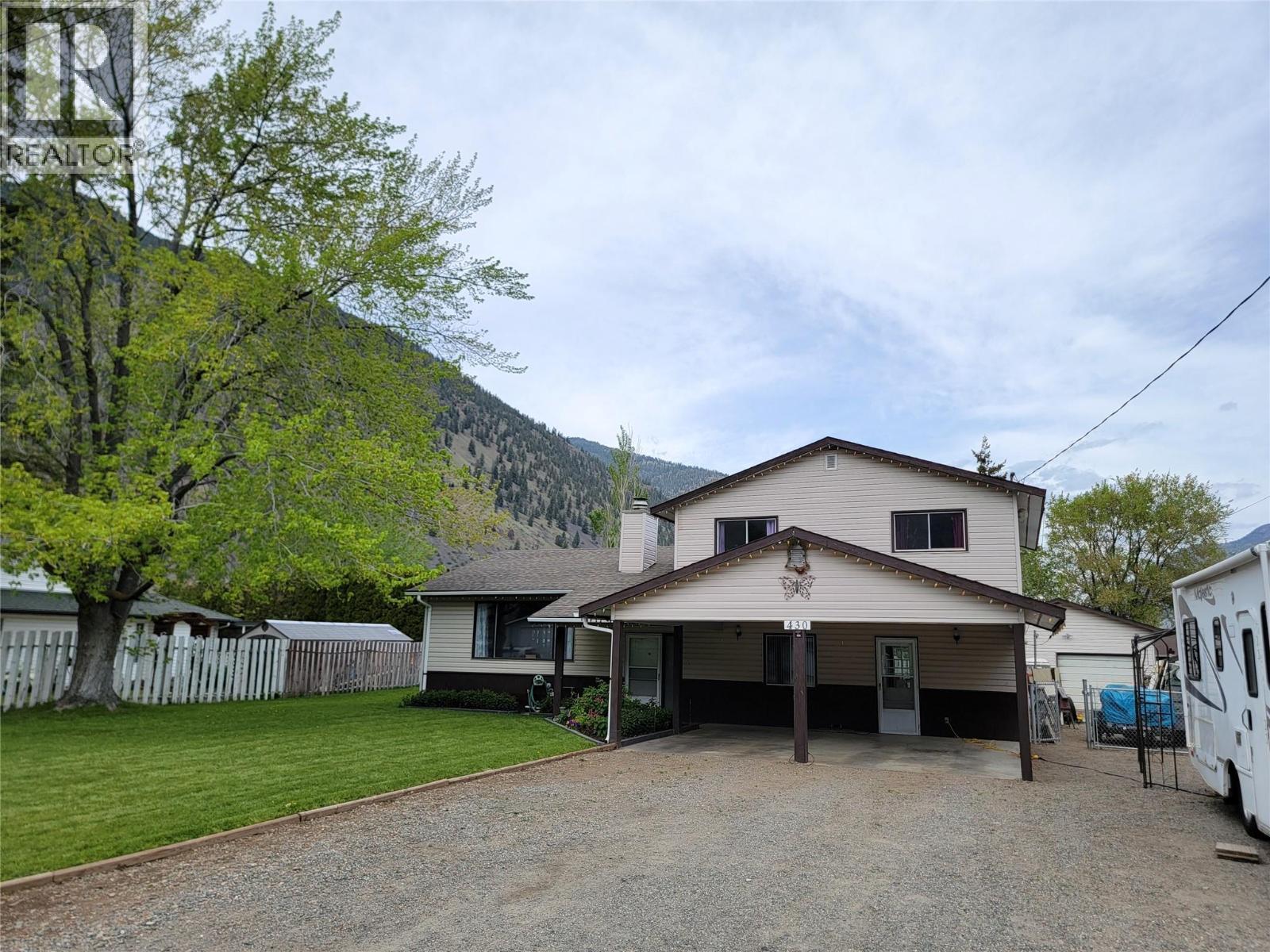 430 2Nd Avenue, Keremeos, BC - Outdoor