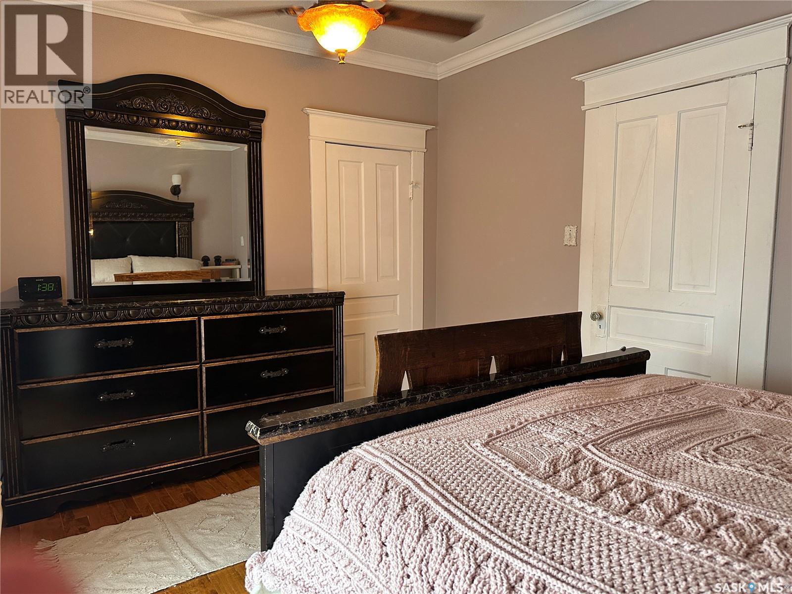 503 Bison Avenue, Weyburn, SK - Indoor Photo Showing Bedroom