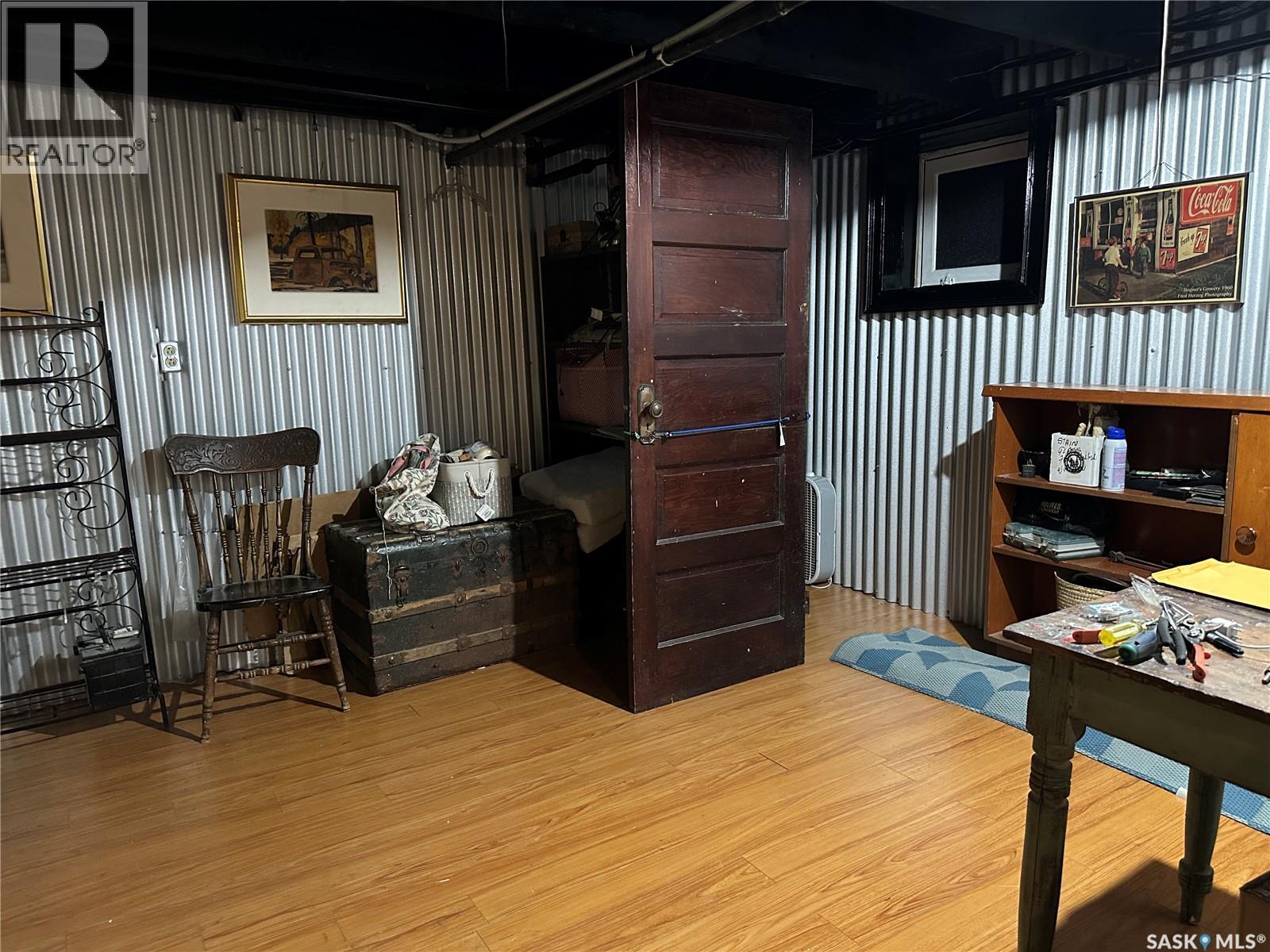 503 Bison Avenue, Weyburn, SK - Indoor Photo Showing Other Room
