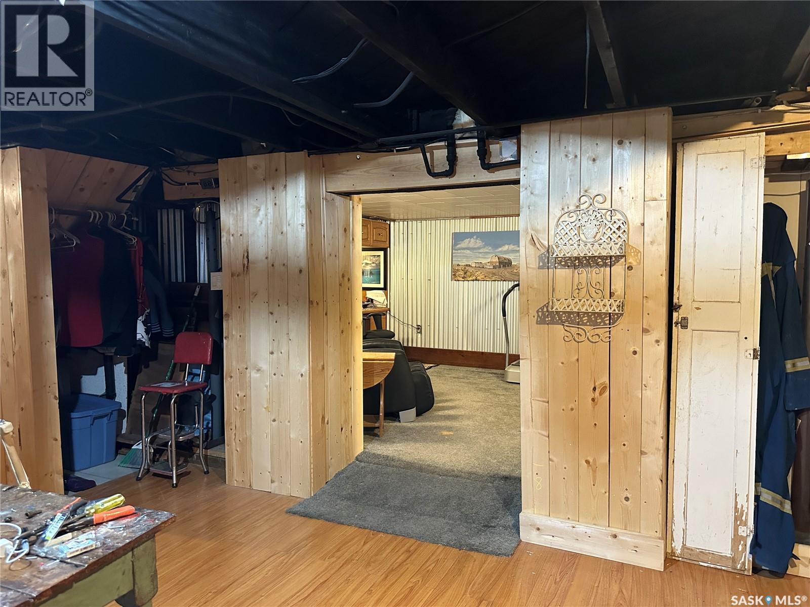 503 Bison Avenue, Weyburn, SK - Indoor