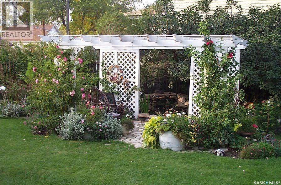 503 Bison Avenue, Weyburn, SK - Outdoor