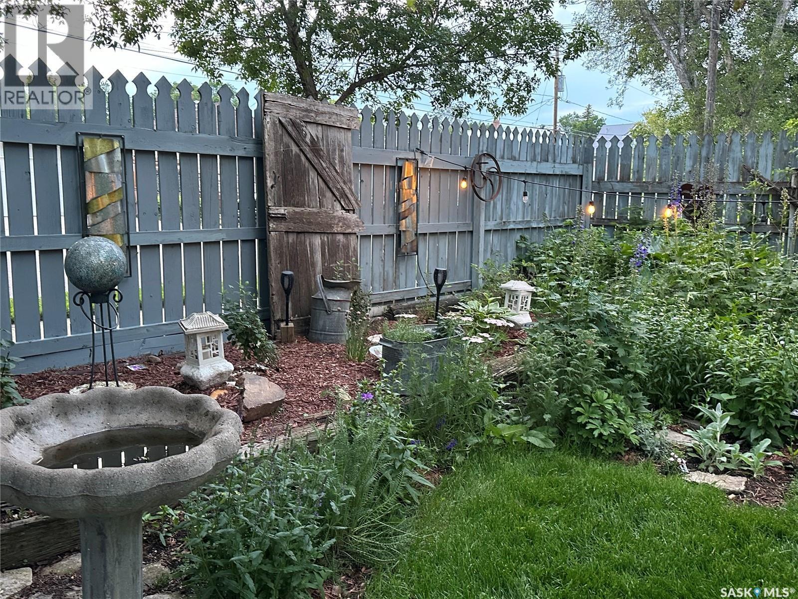 503 Bison Avenue, Weyburn, SK - Outdoor