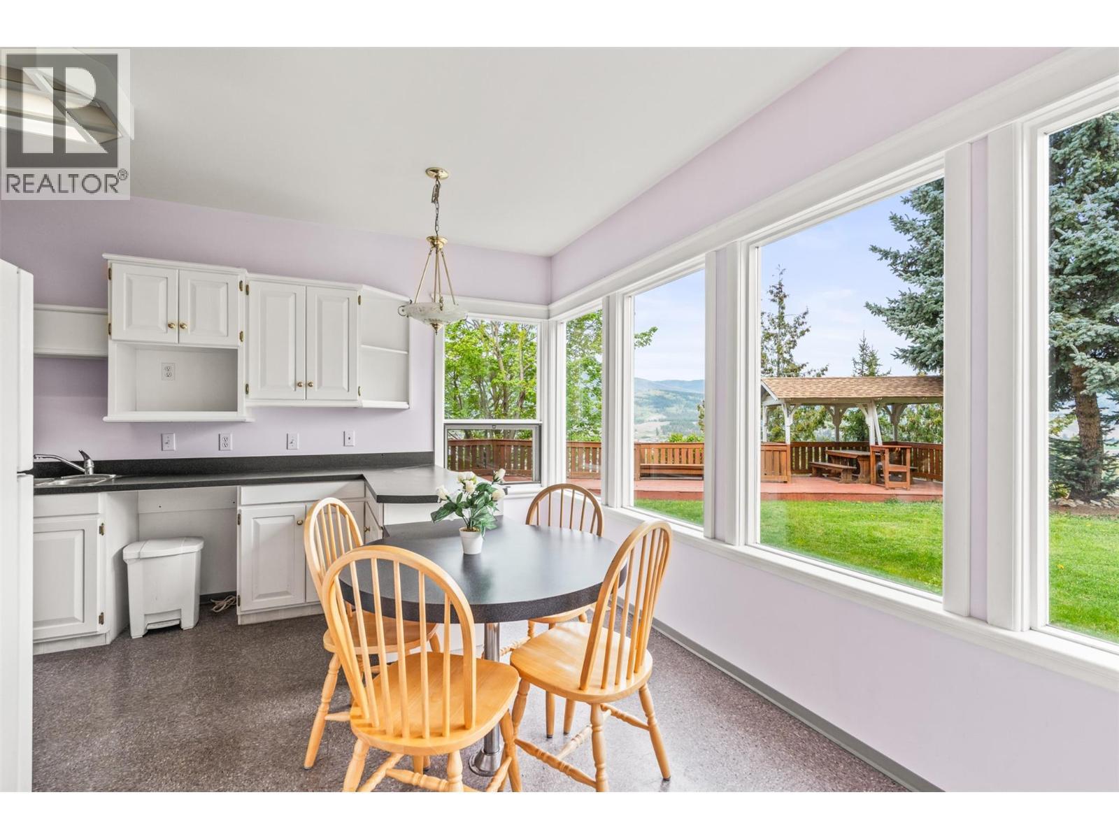 363 Northwind Drive, Vernon, BC - Indoor Photo Showing Dining Room