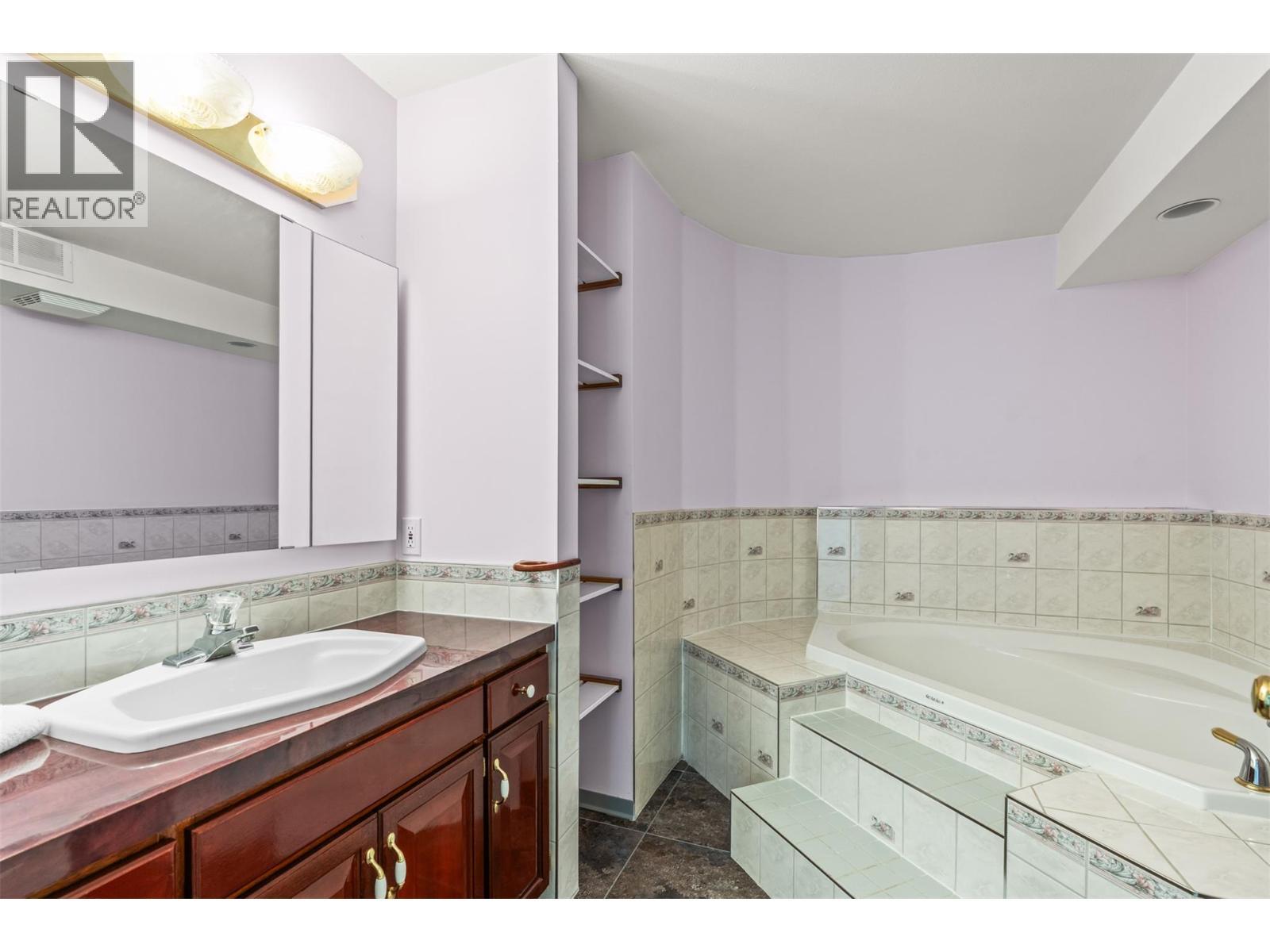 363 Northwind Drive, Vernon, BC - Indoor Photo Showing Bathroom