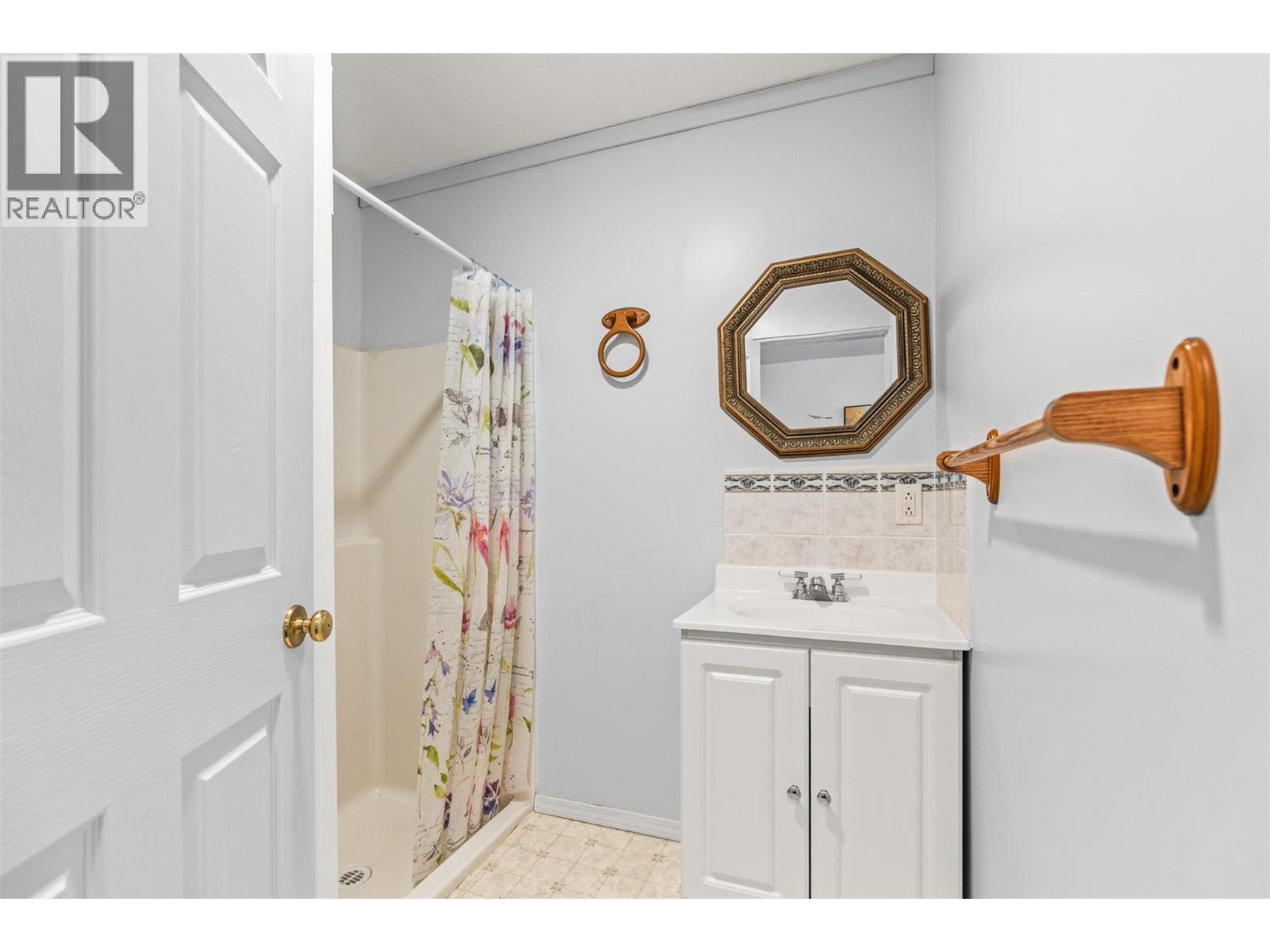363 Northwind Drive, Vernon, BC - Indoor Photo Showing Bathroom
