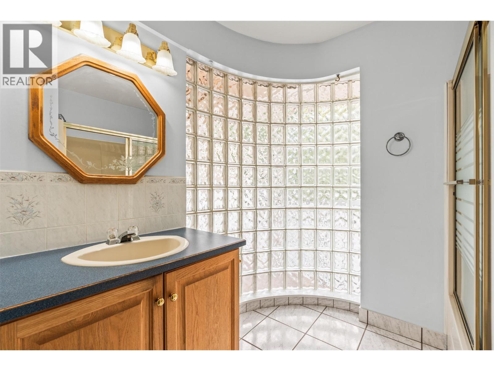 363 Northwind Drive, Vernon, BC - Indoor Photo Showing Bathroom