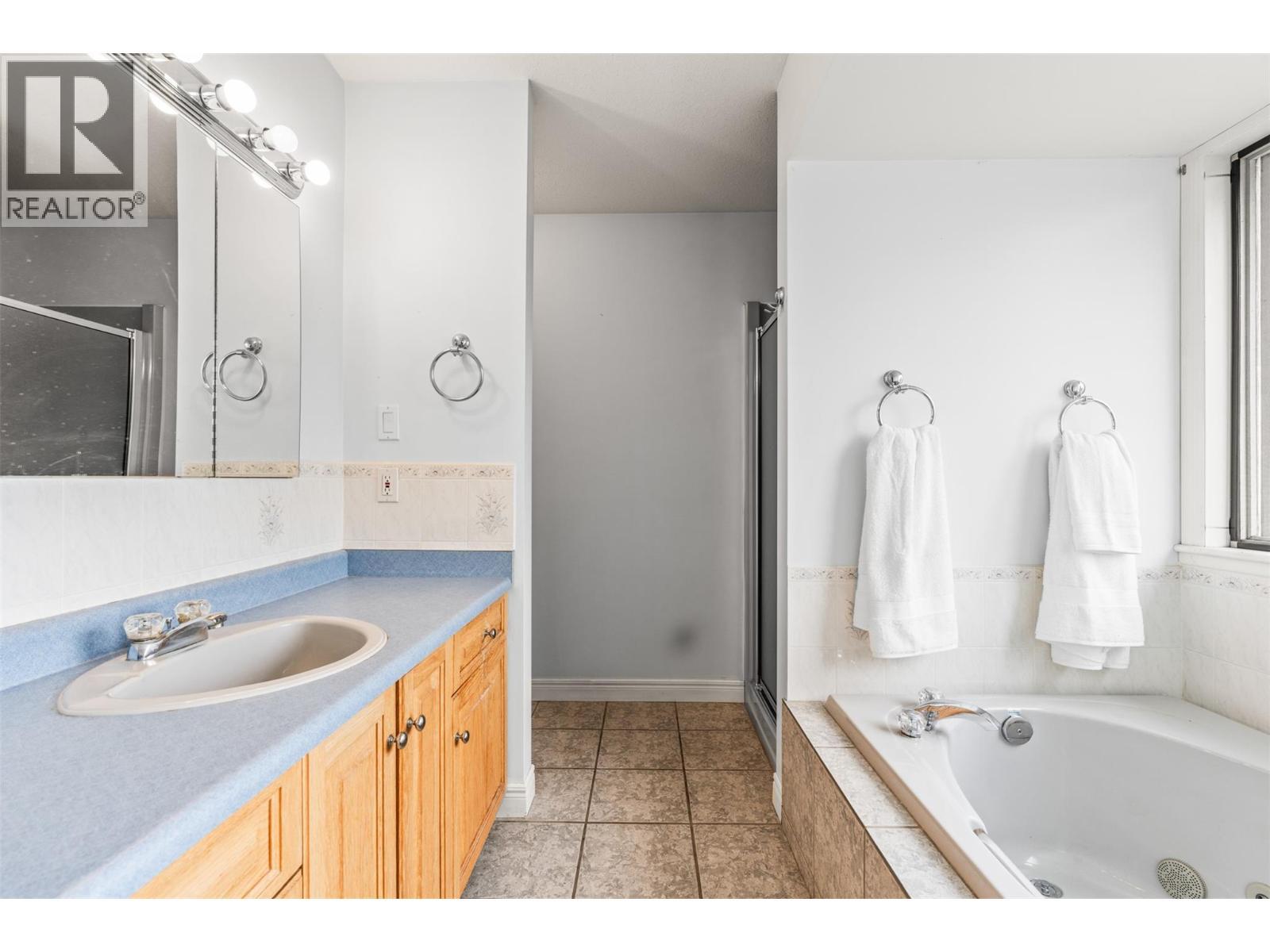 363 Northwind Drive, Vernon, BC - Indoor Photo Showing Bathroom