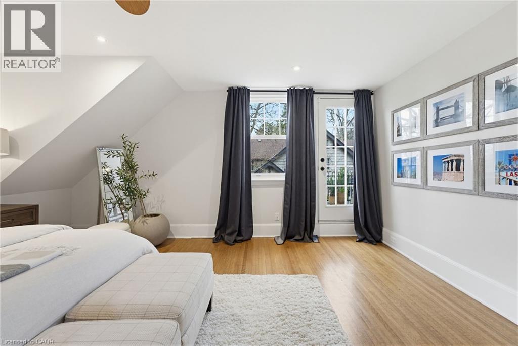 3083 Lakeshore Road, Burlington, ON - Indoor Photo Showing Bedroom