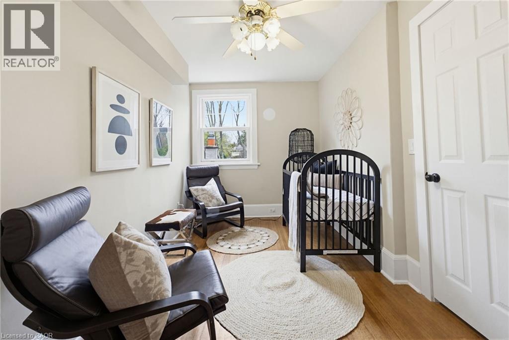 3083 Lakeshore Road, Burlington, ON - Indoor