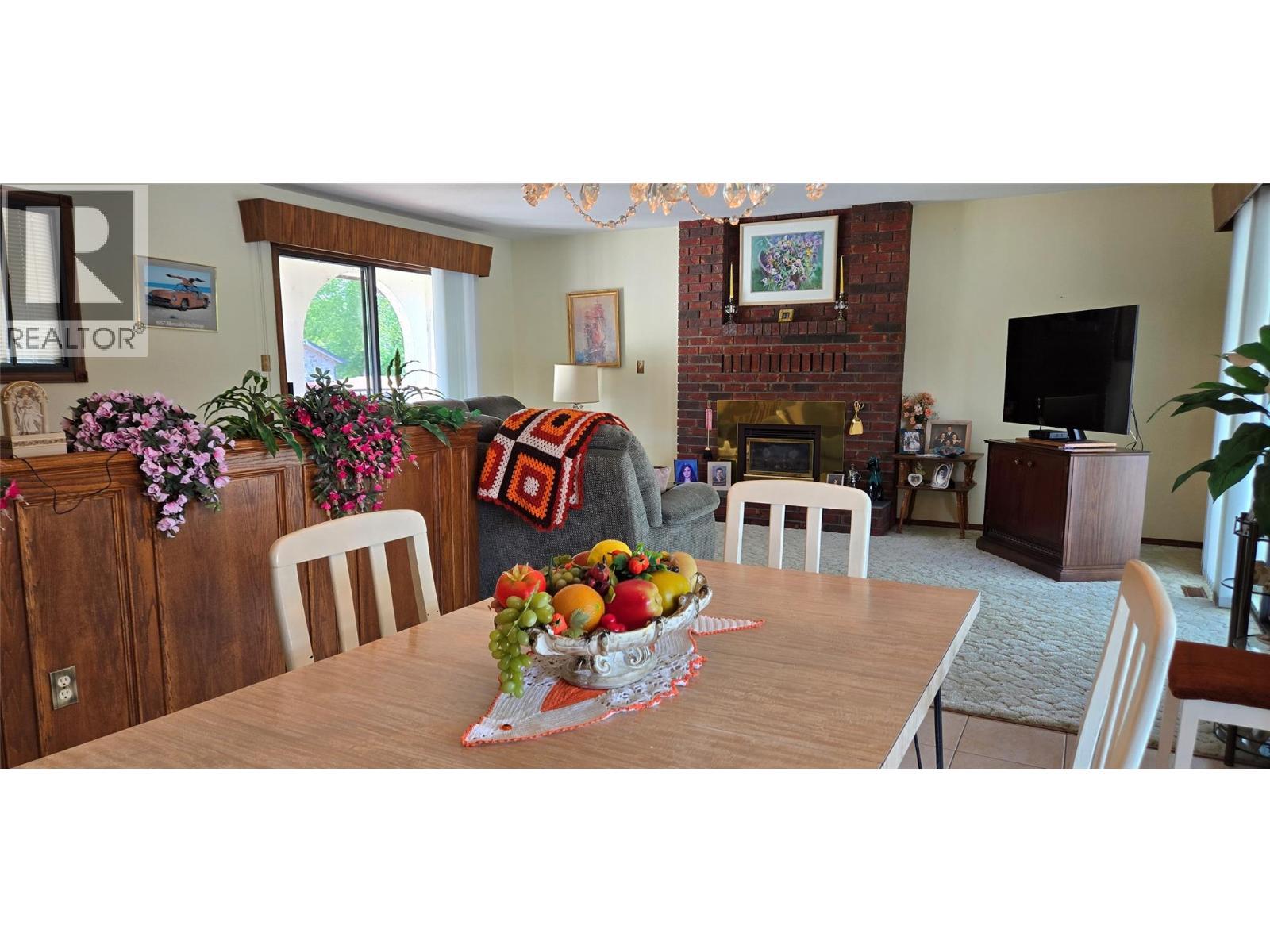 26 Bayview Crescent, Osoyoos, BC - Indoor Photo Showing Dining Room