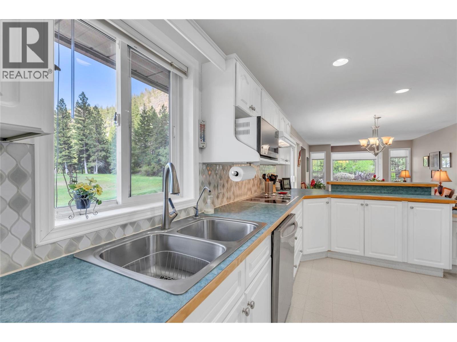 202 Range Road, Kaleden, BC - Indoor Photo Showing Kitchen With Double Sink