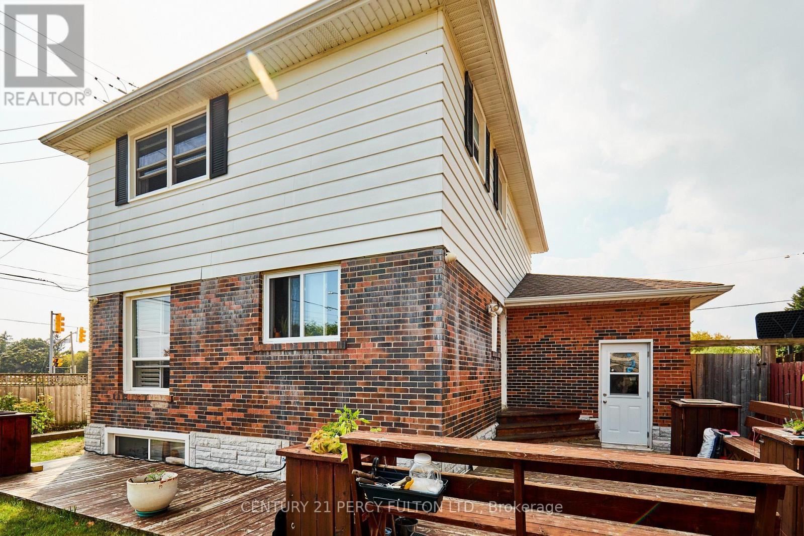 1349 Somerville Street N, Oshawa, ON - Outdoor With Deck Patio Veranda With Exterior