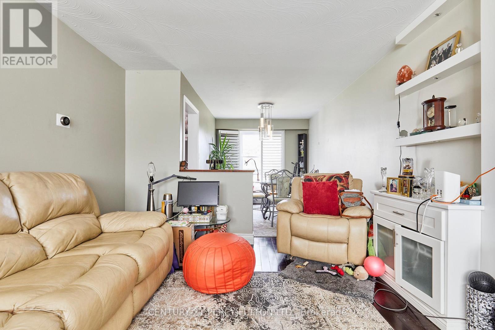 1349 Somerville Street N, Oshawa, ON - Indoor Photo Showing Living Room