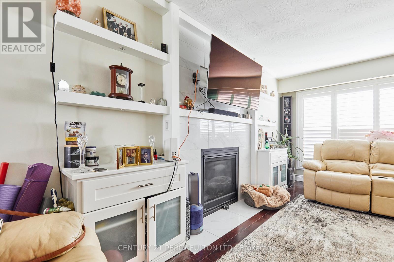 1349 Somerville Street N, Oshawa, ON - Indoor Photo Showing Living Room With Fireplace