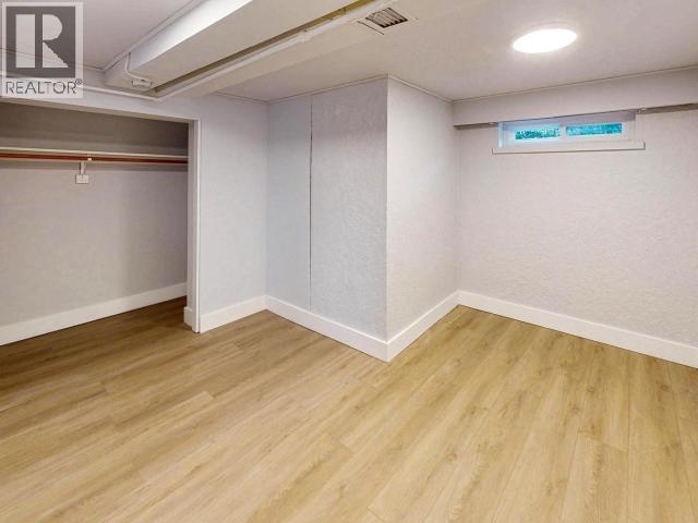 3361 Joyce Ave, Powell River, BC - Indoor Photo Showing Other Room